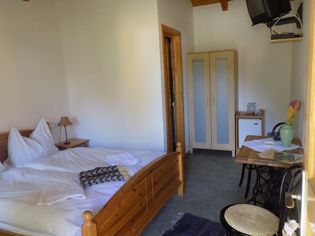 Platan Panzio Bed and Breakfast Nyúl Δωμάτιο φωτογραφία