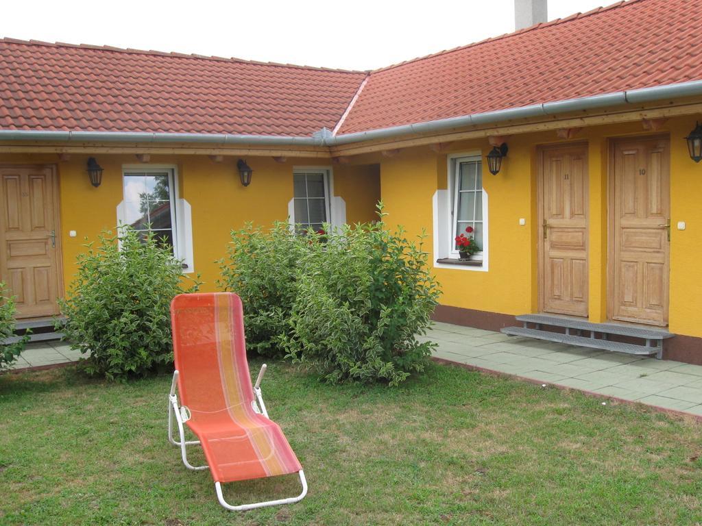 Platan Panzio Bed and Breakfast Nyúl Εξωτερικό φωτογραφία